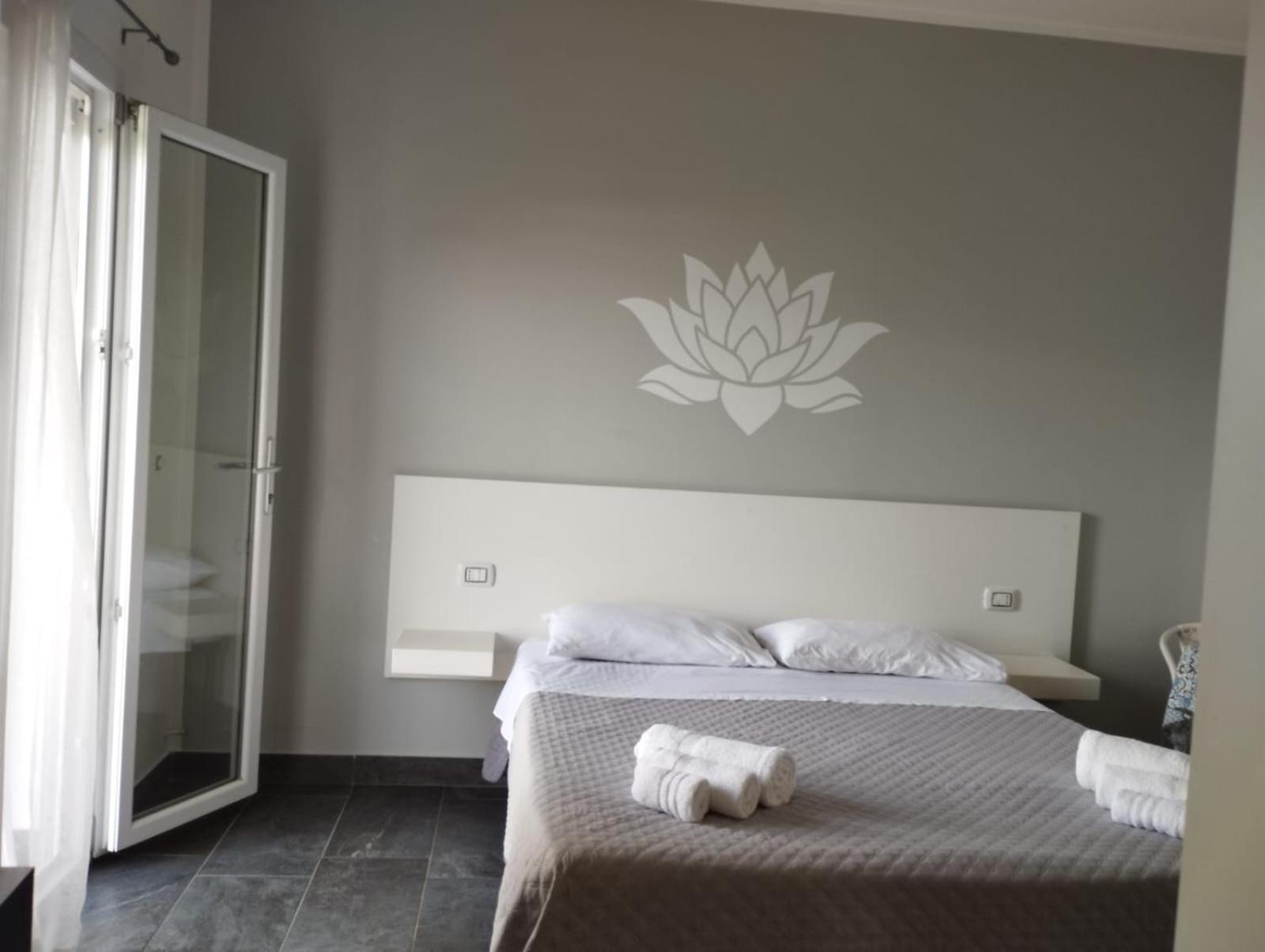 Fiore Di Loto Rooms Carini Eksteriør billede